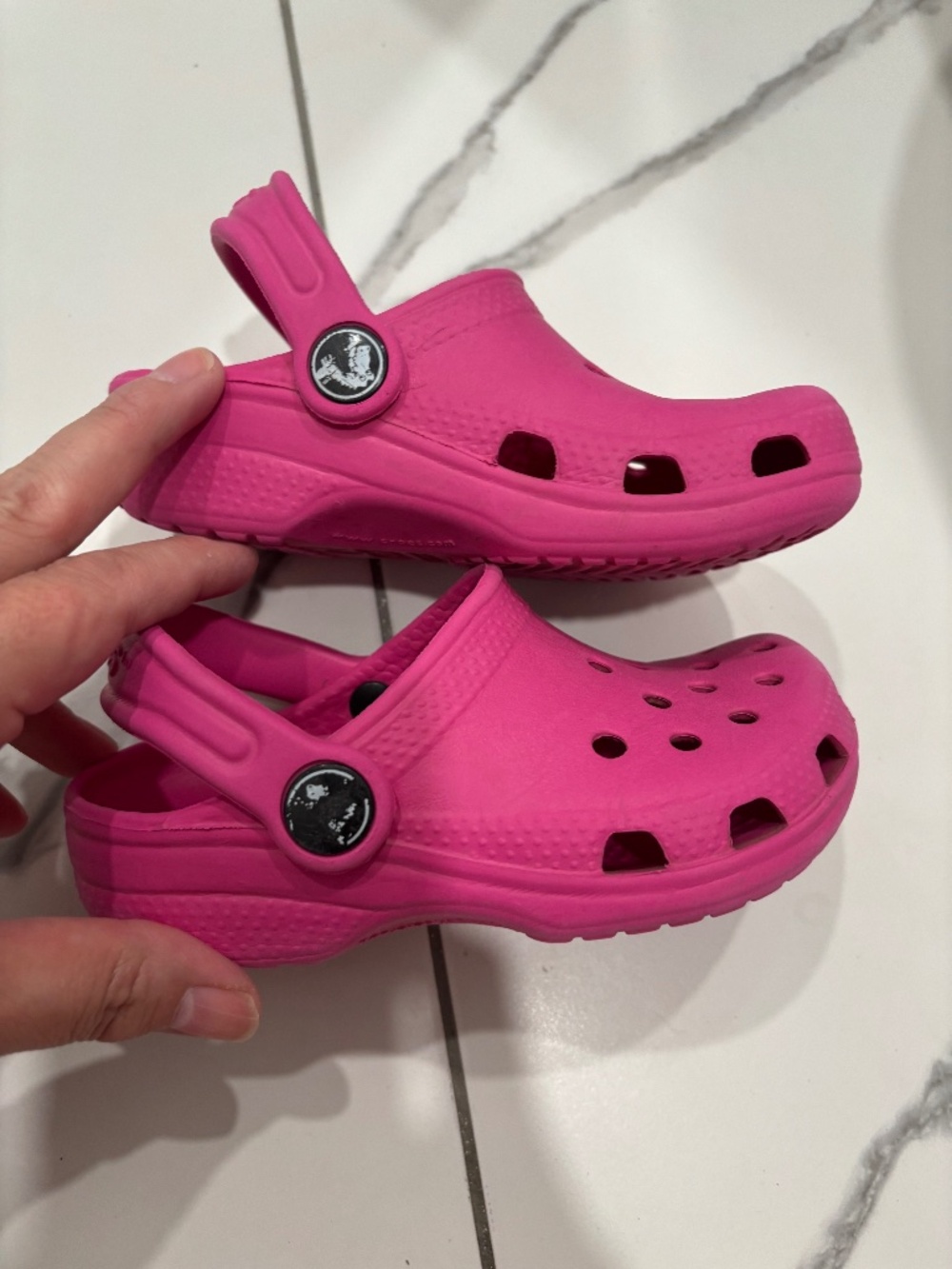 Crocs Kids Classic Clogs Magenta Hot Pink – Toddler Size C8/9 – Great Condition